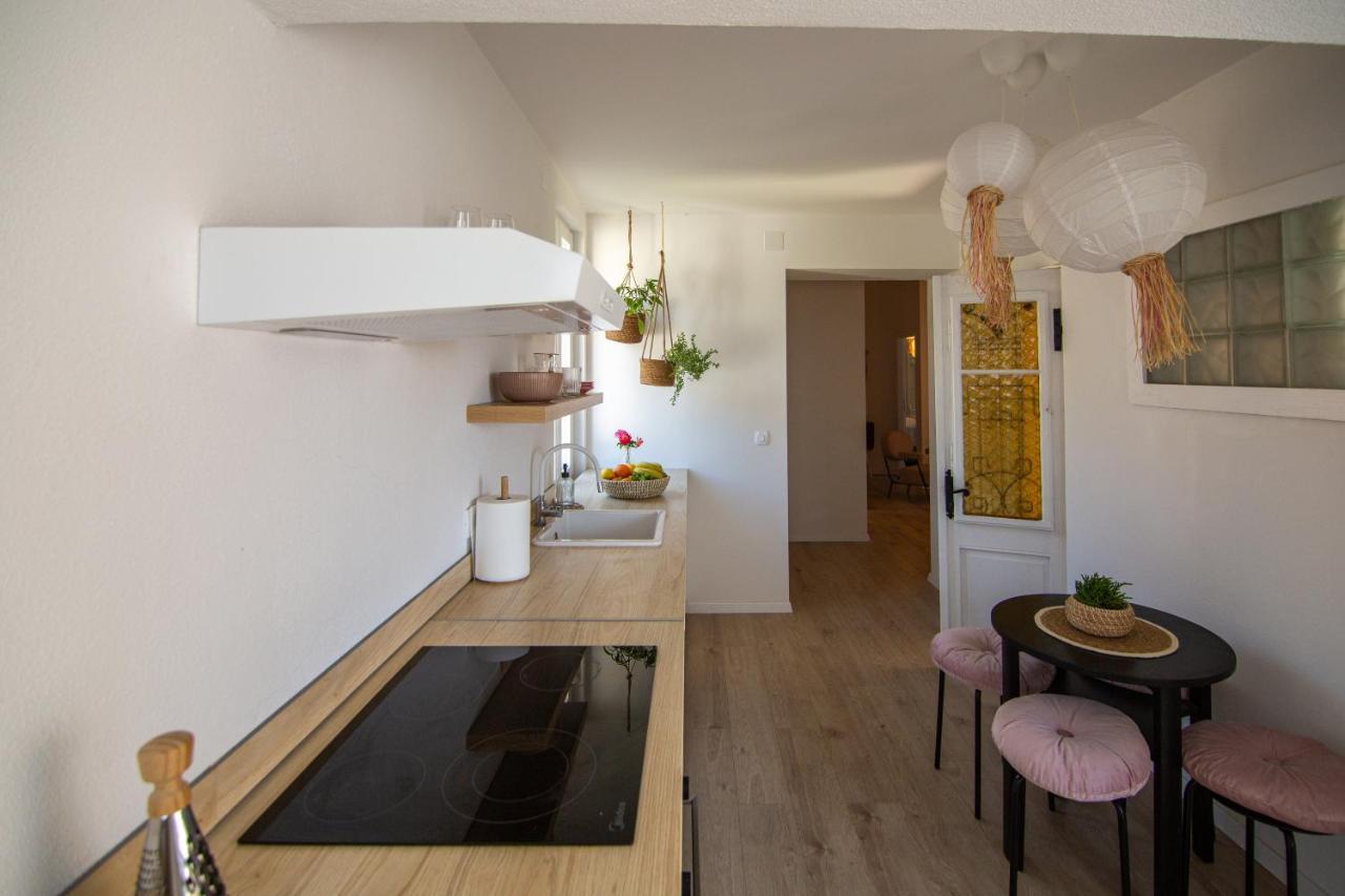 Apartments Mali Raj Комижа Экстерьер фото