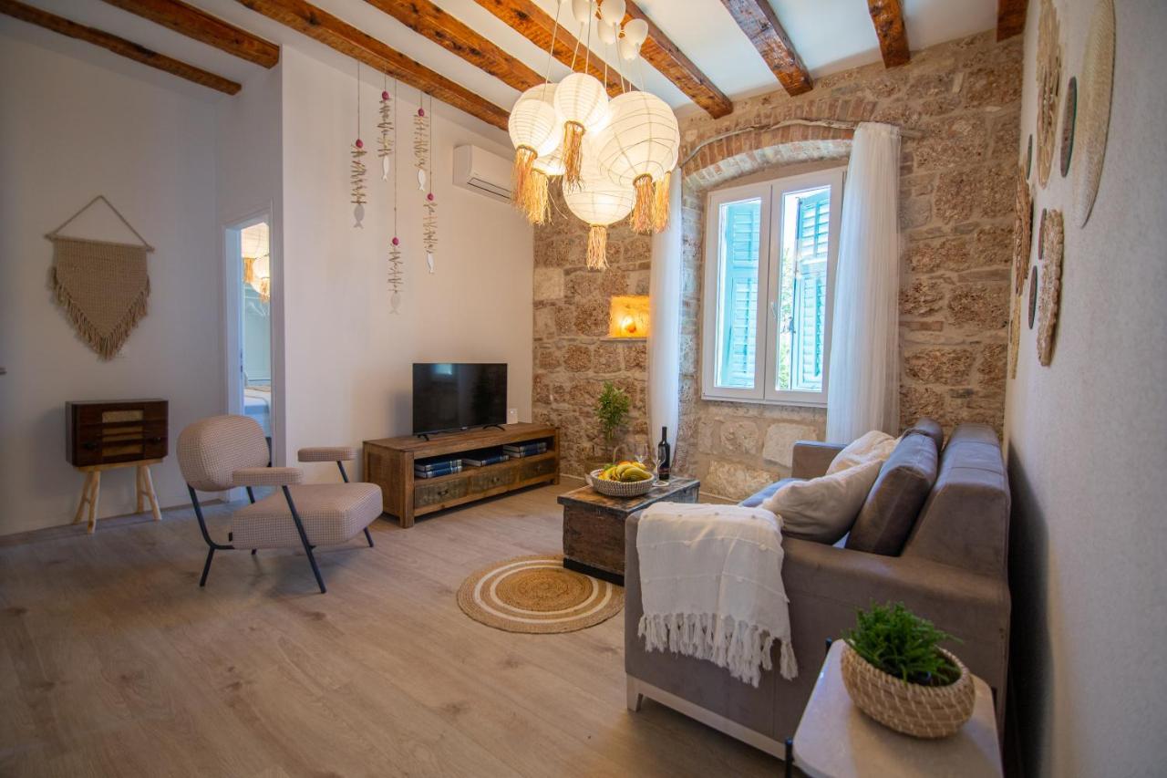 Apartments Mali Raj Комижа Экстерьер фото