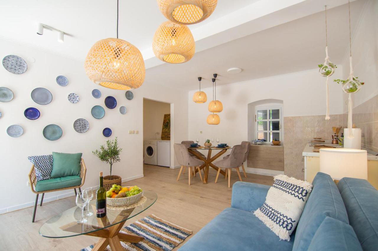 Apartments Mali Raj Комижа Экстерьер фото