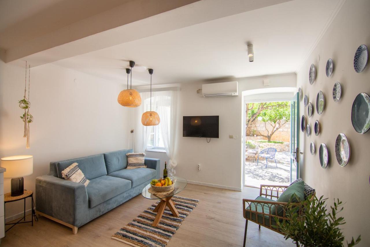 Apartments Mali Raj Комижа Экстерьер фото